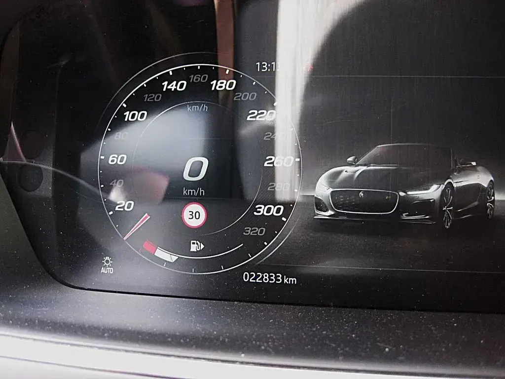 Gebraucht Jaguar F-Type R-Dynamic 300 PS (220 kW) 2024 Santorini black (metallic) Cabrio