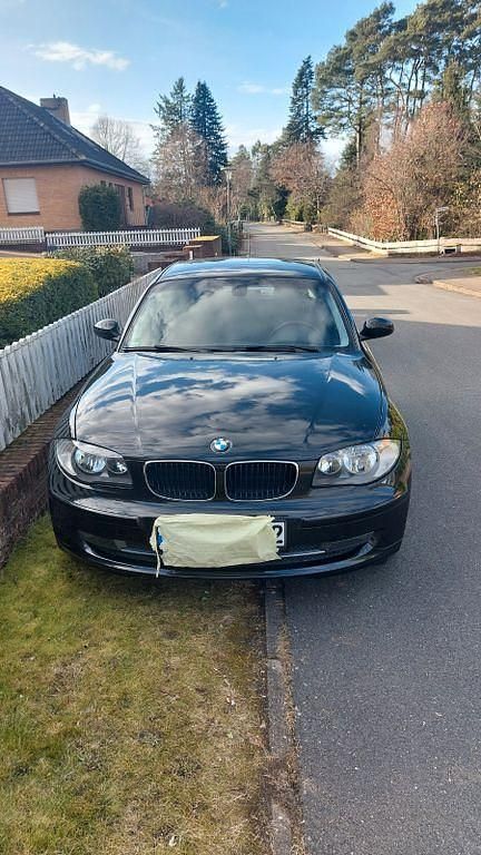 Gebraucht BMW 116 122 PS (89 kW) 2008 Schwarz Kleinwagen