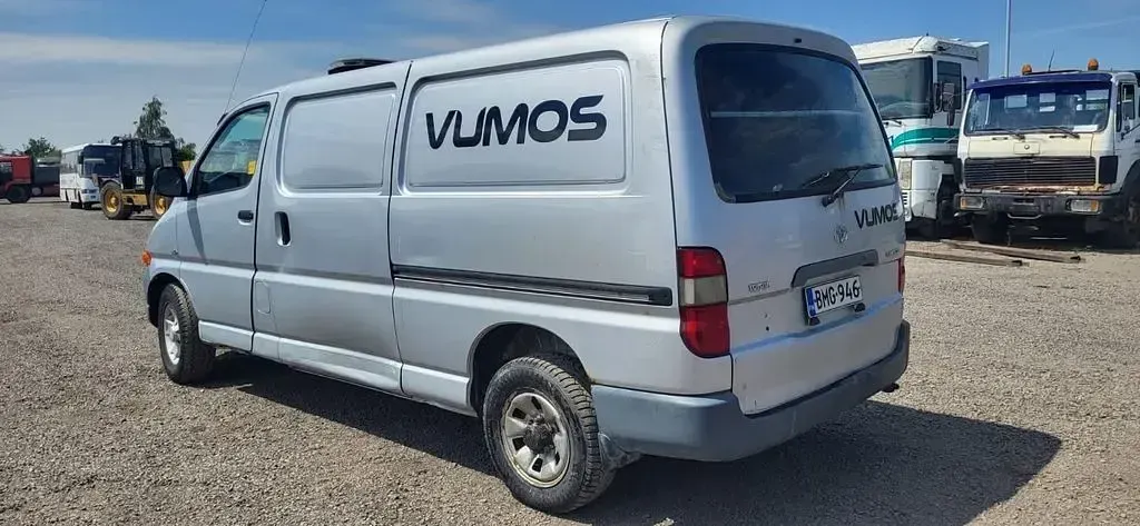 Gebraucht Toyota HiAce 102 PS (75 kW) 2004 Silber Van / Kleinbus