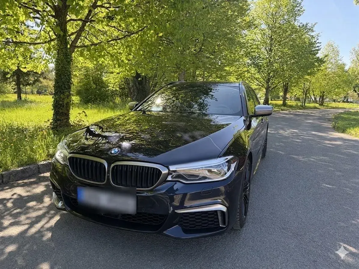 Używany BMW M550 Performance 400 KM (294 kW) 2019 Czarny Sedan/Limuzyna