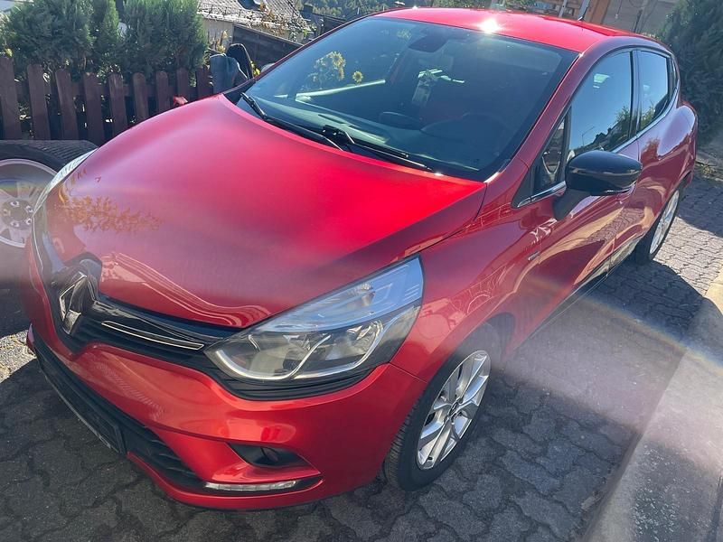 Rot Gebraucht 2018 Renault Clio IV LIMITED Kleinwagen | 8.999 € (Guter Preis) - Bild 1/4
