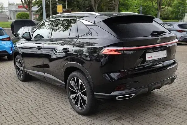 Uusi MG HS Luxury 224 HP (164 kW) 2026 Musta Katumaasturi