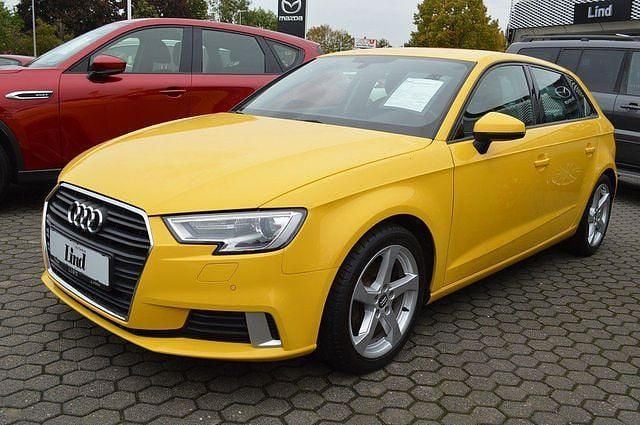 Vegasgelb Gebraucht 2018 Audi A3 Sportback Sport Kleinwagen | 11.900 € (Etwas zu teuer) - Bild 1/2