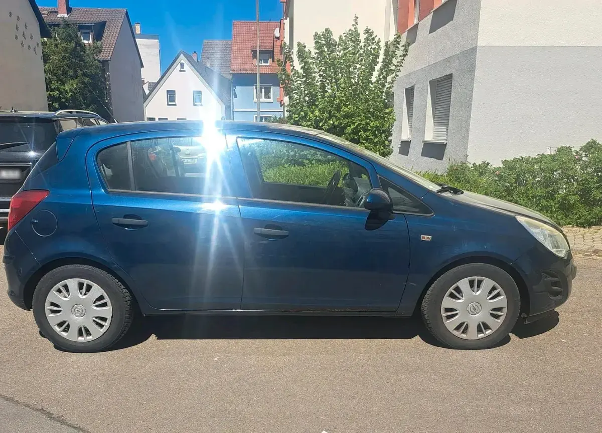 Second-hand Opel Corsa 87 CP (63 kW) 2011 Albastru Hatchback