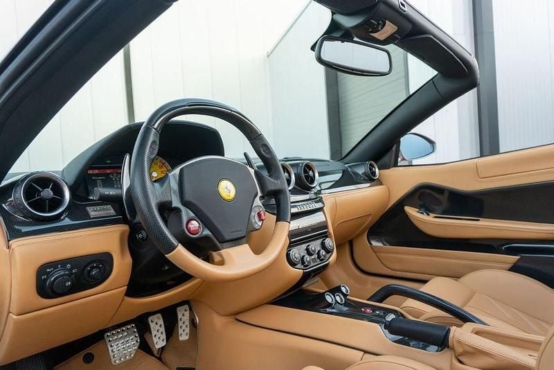 Second-hand Ferrari 599 670 CP (492 kW) 2011 Roșu Coupe
