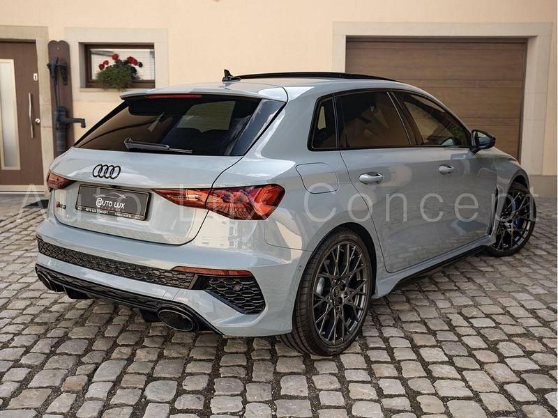 Neu Audi RS3 Performance 407 PS (299 kW) 2025 Grau Limousine