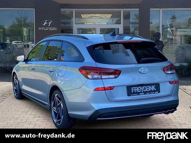 Gebraucht Hyundai i30 140 PS (102 kW) 2025 Shimmering silver Kombi