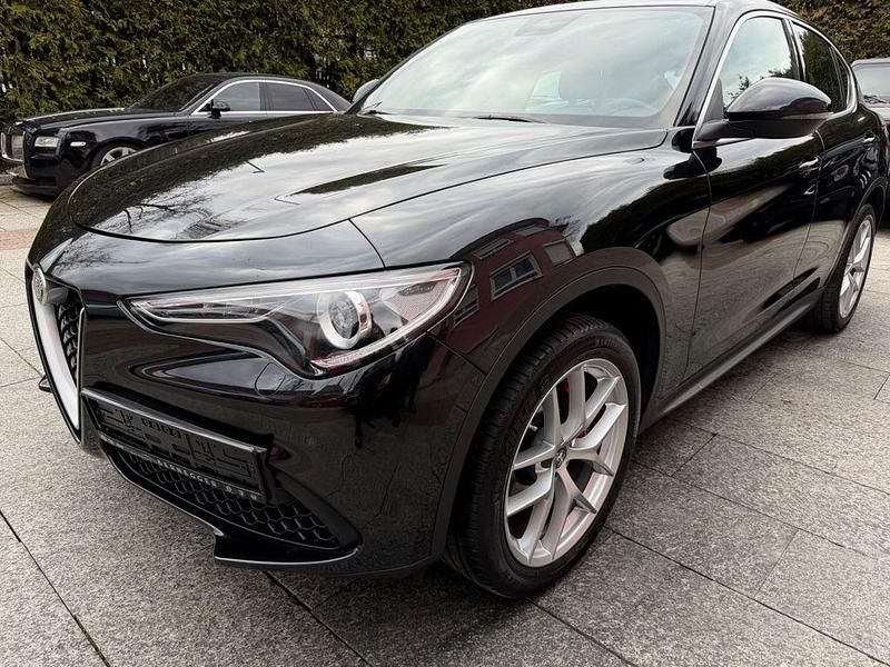 Gebraucht Alfa Romeo Stelvio Super 280 PS (205 kW) 2017 Schwarz SUV