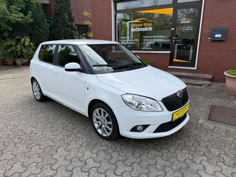 Weiß Gebraucht 2014 Skoda Fabia Limousine | 2.850 € - Bild 1/4