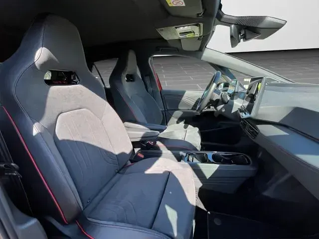 Gebraucht VW ID.3 GTX 239 kW (326 PS) 2025 Kings red metallic schwarz Kleinwagen