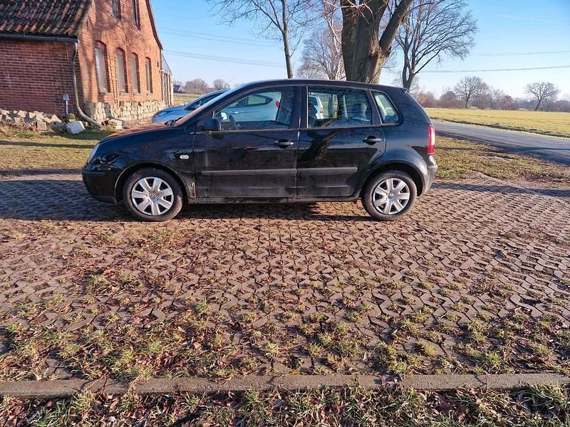 Schwarz Gebraucht 2003 VW Polo Kleinwagen | 600 € (Superpreis) - Bild 1/4