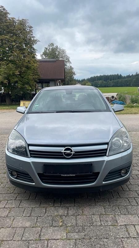 Grau Gebraucht 2004 Opel Astra Kleinwagen | 3.200 € (Etwas zu teuer) - Bild 1/4
