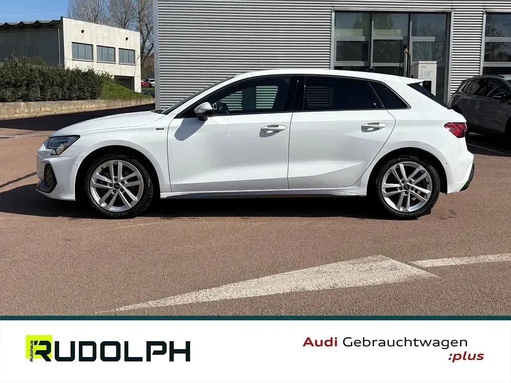 Gebraucht Audi A3 S-Line 150 PS (110 kW) 2025 Arkonaweiß Limousine