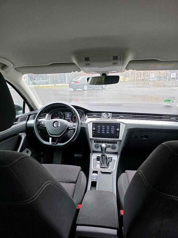 Second-hand VW Passat Comfortline 190 CP (139 kW) 2019 Negru Break
