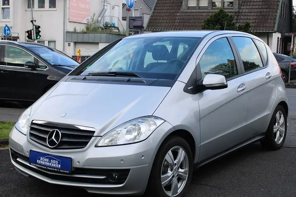 Gebraucht Mercedes A160 95 PS (69 kW) 2011 Silber Kleinwagen
