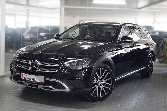 Schwarz Gebraucht 2021 Mercedes E400 Limousine | 39.990 € (Superpreis) - Bild 1/4