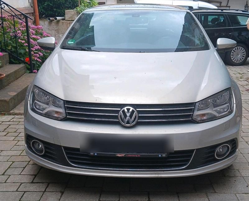 Grau Gebraucht 2011 VW Eos Cabrio | 5.900 € (Fairer Preis) - Bild 1/4