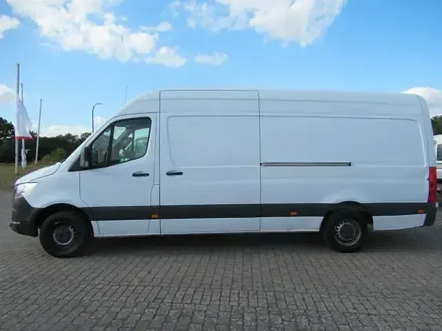 Gebraucht Mercedes Sprinter 163 PS (119 kW) 2021 Weiß Van