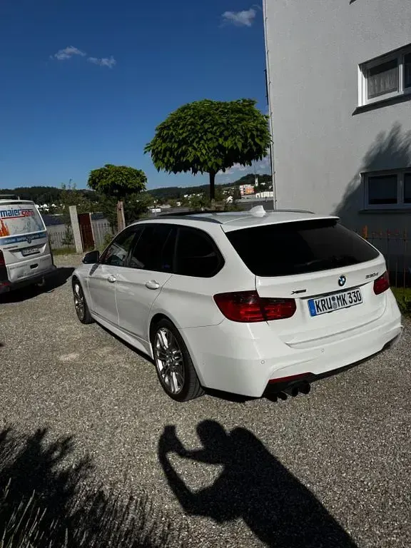 Gebraucht BMW 330 M Sport 258 PS (189 kW) 2015 Weiß Kombi