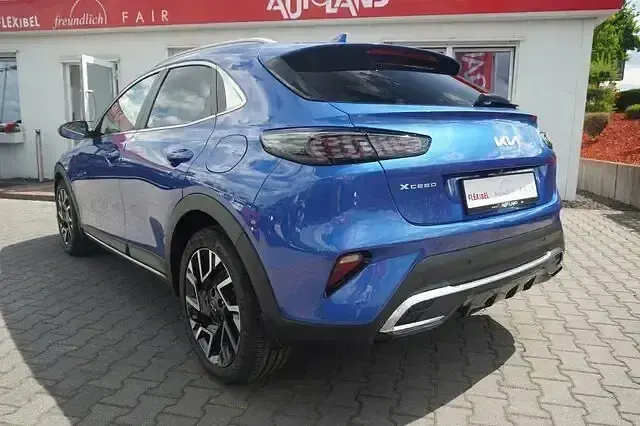 Neu Kia XCeed 179 PS (131 kW) 2026 Blueflamemet. SUV