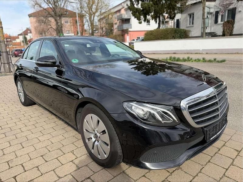 Gebraucht Mercedes E200 211 PS (155 kW) 2020 Schwarz Limousine