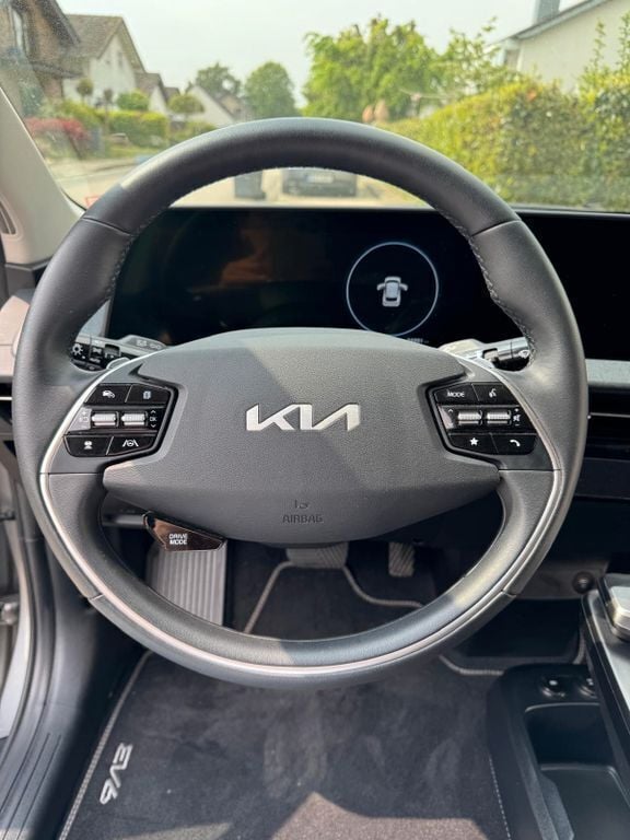 Grau Gebraucht 2022 Kia EV6 SUV | 24.500 € (Superpreis) - Bild 1/4