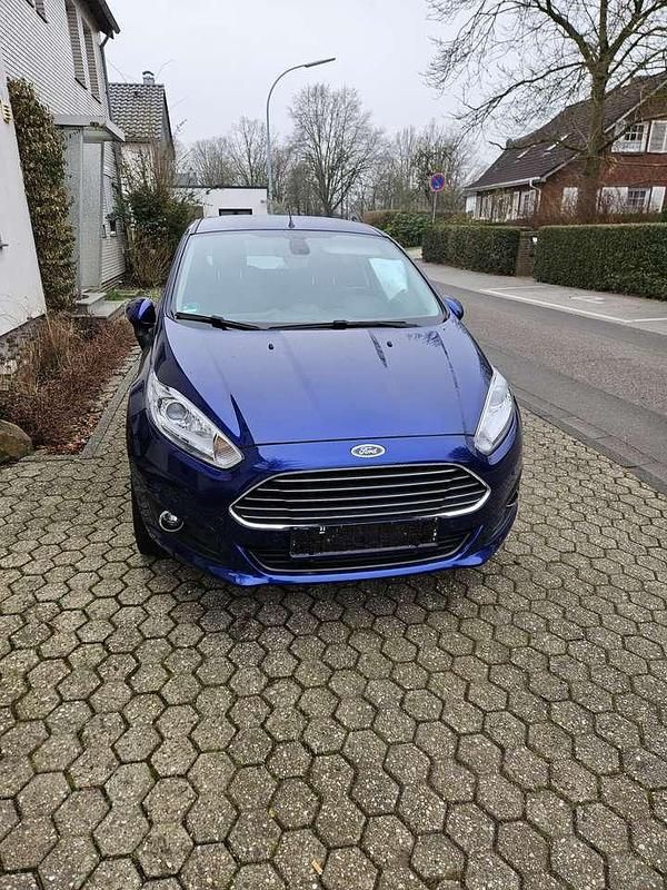 Gebraucht Ford Fiesta Titanium 101 PS (74 kW) 2016 Blau Limousine
