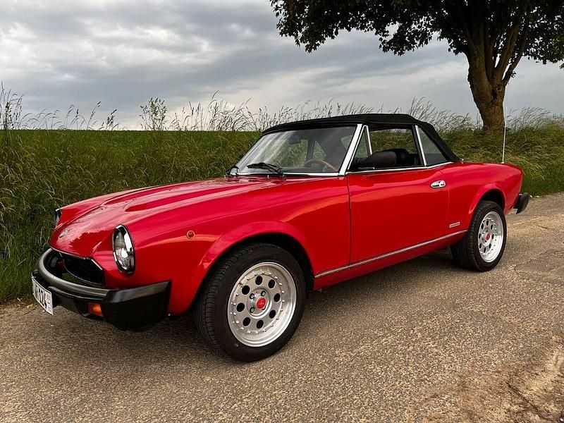 Rot Gebraucht 1982 Fiat 124 Spider Cabrio | 15.000 € - Bild 1/4