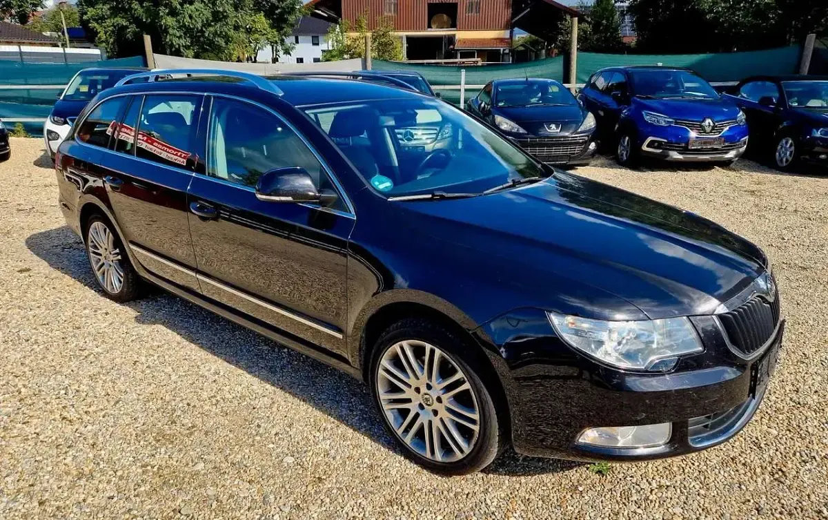 Gebraucht Skoda Superb Elegance 200 PS (147 kW) 2013 Schwarz Kombi