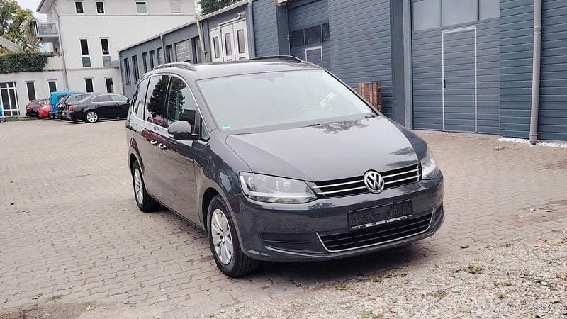 Grau Gebraucht 2011 VW Sharan Van / Kleinbus | 6.500 € (Guter Preis) - Bild 1/4