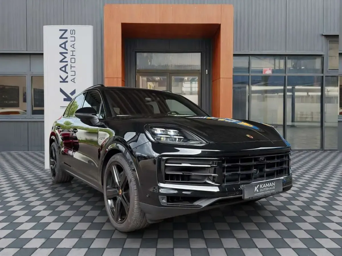 Gebraucht Porsche Cayenne 470 PS (345 kW) 2025 Schwarz SUV