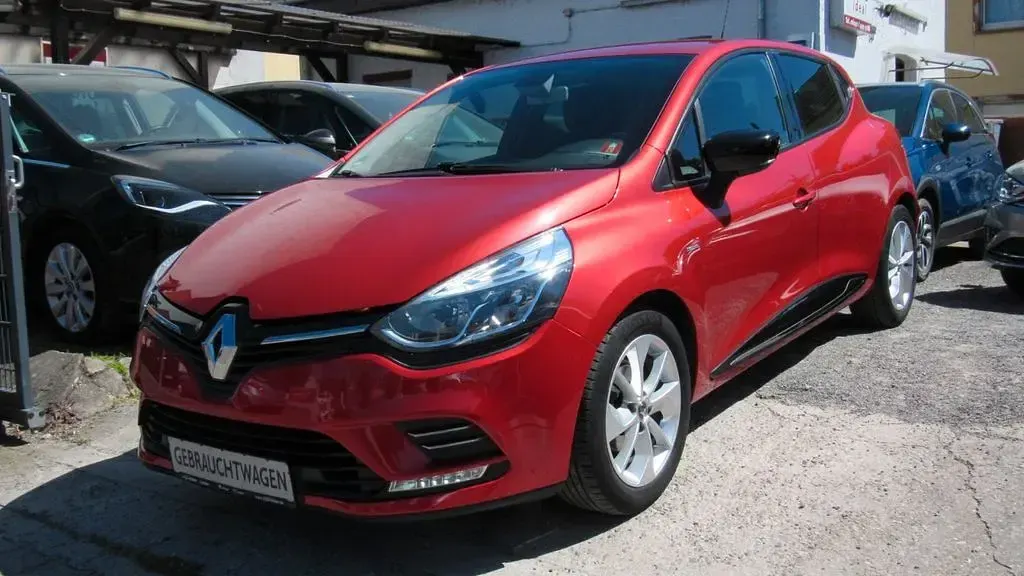 Gebraucht Renault Clio Bose Edition 90 PS (66 kW) 2018 Rot Limousine