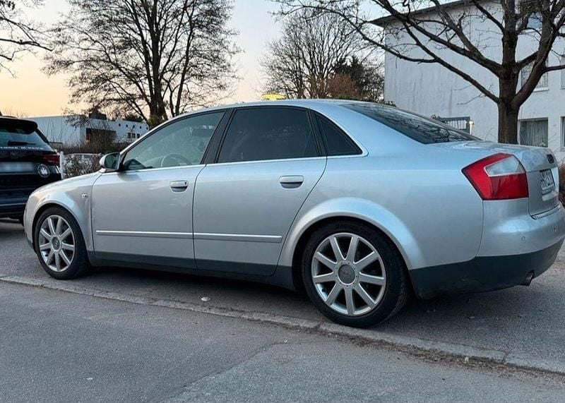 Gebraucht Audi A4 131 PS (96 kW) 2002 Silber Limousine