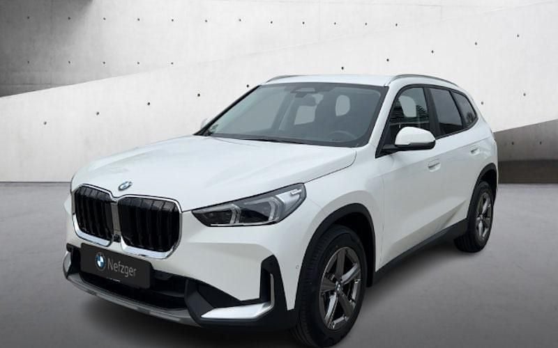 Weiß Gebraucht 2024 BMW X1 Performance SUV | 41.800 € (Guter Preis) - Bild 1/4