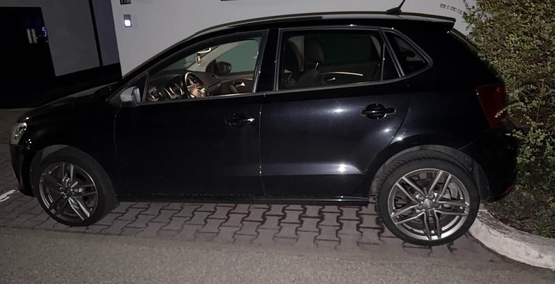 Gebraucht VW Polo 90 PS (66 kW) 2014 Schwarz Limousine