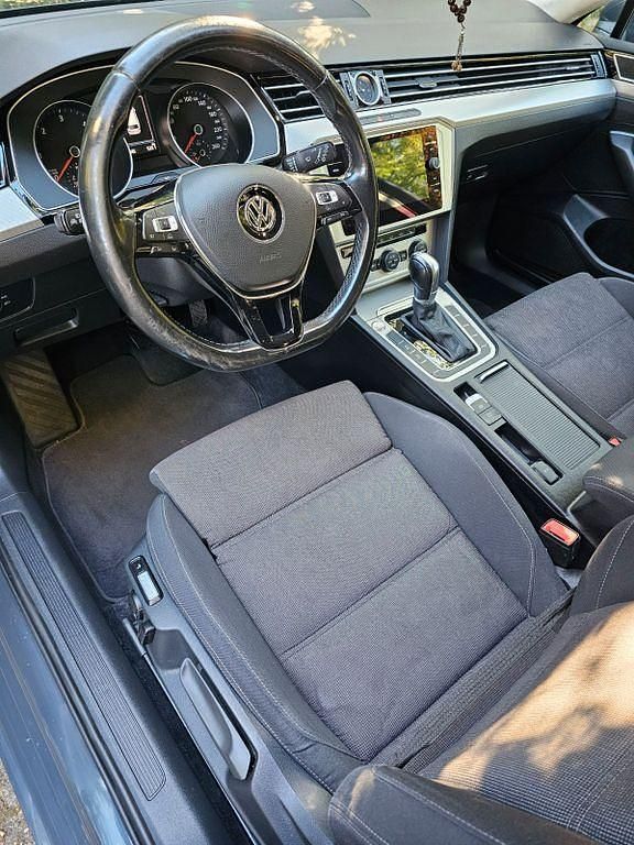 Gebraucht VW Passat Comfortline 190 PS (139 kW) 2017 Grau Limousine