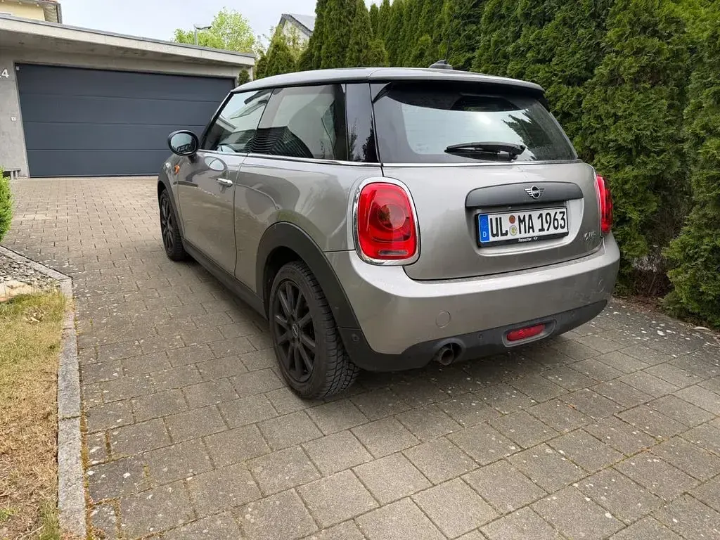 Occasion Mini ONE 102 PK (75 kW) 2018 Grijs Hatchback