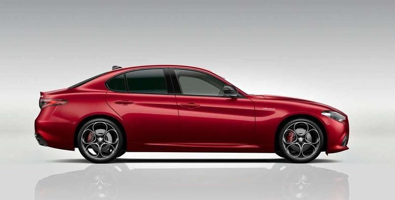 Neu Alfa Romeo Giulia Veloce 209 PS (153 kW) 2026 Rosso alfa Limousine