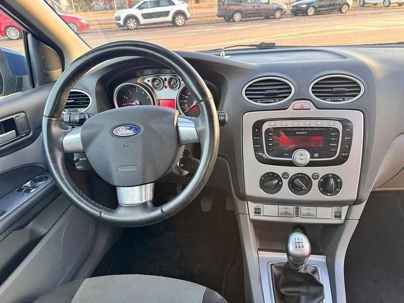 Gebraucht Ford Focus Style 125 PS (91 kW) 2010 Blau Limousine