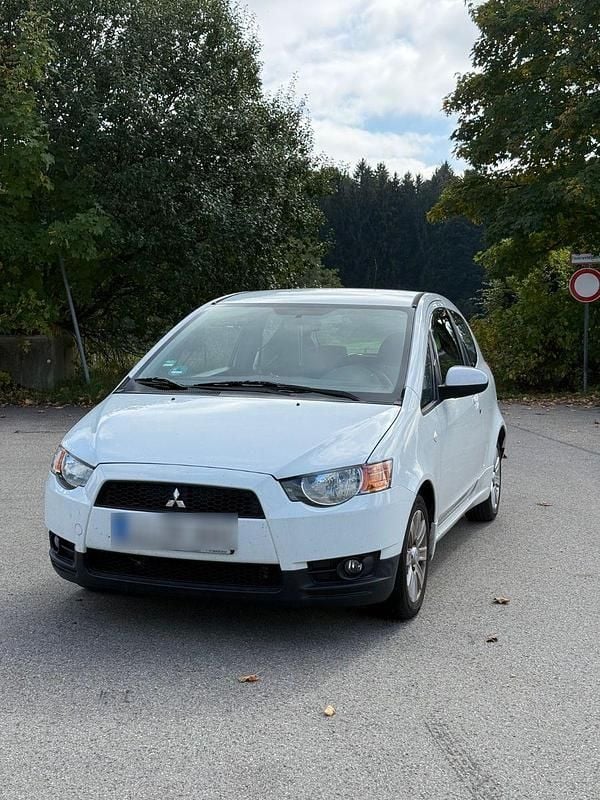 Weiß Gebraucht 2013 Mitsubishi Colt Kleinwagen | 2.730 € (Superpreis) - Bild 1/4