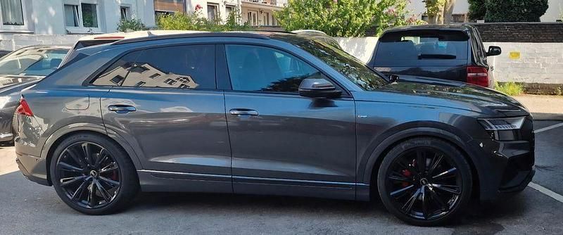 Gebraucht Audi Q8 Competition 286 PS (210 kW) 2023 Daytonagrau perleffekt SUV