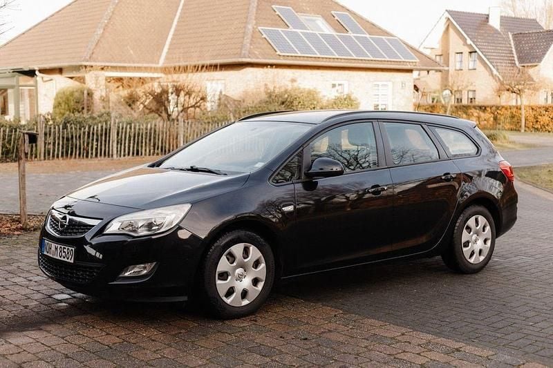 Gebraucht Opel Astra Eco 95 PS (69 kW) 2011 Schwarz Kombi