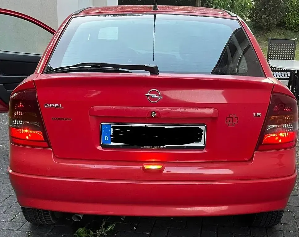 Gebraucht Opel Astra Edition 75 PS (55 kW) 1999 Rot Limousine
