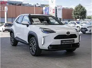 Neu Toyota Yaris Cross 131 PS (96 kW) 2025 Weiß (weiss / super white 2) SUV