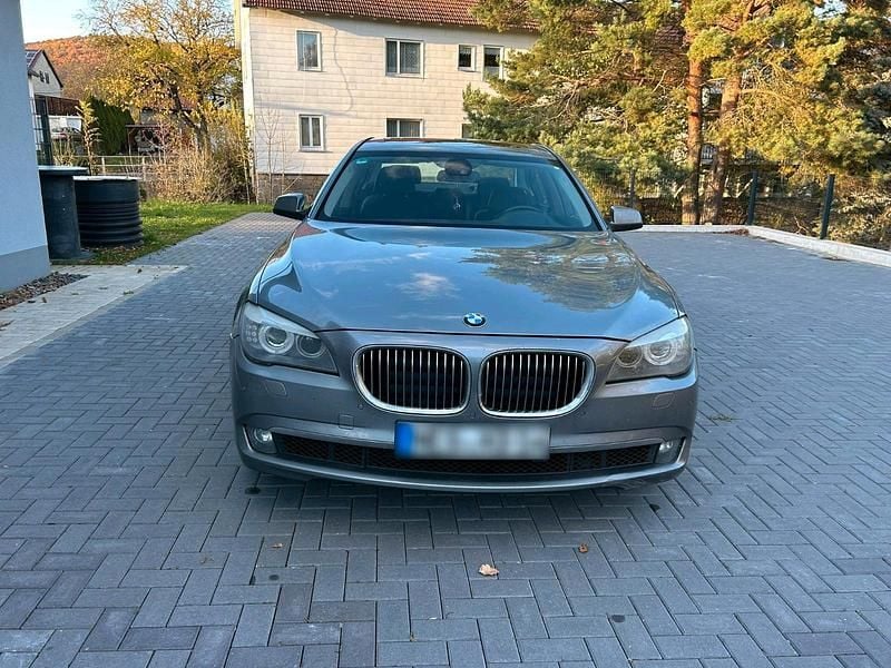 Gebraucht BMW 730 245 PS (180 kW) 2010 Grau Limousine