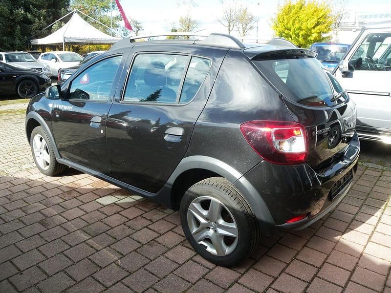 Gebraucht Dacia Sandero Prestige 90 PS (66 kW) 2014 Schwarz SUV