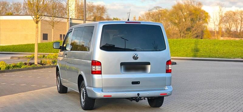Gebraucht VW T5 131 PS (96 kW) 2008 Grau Van