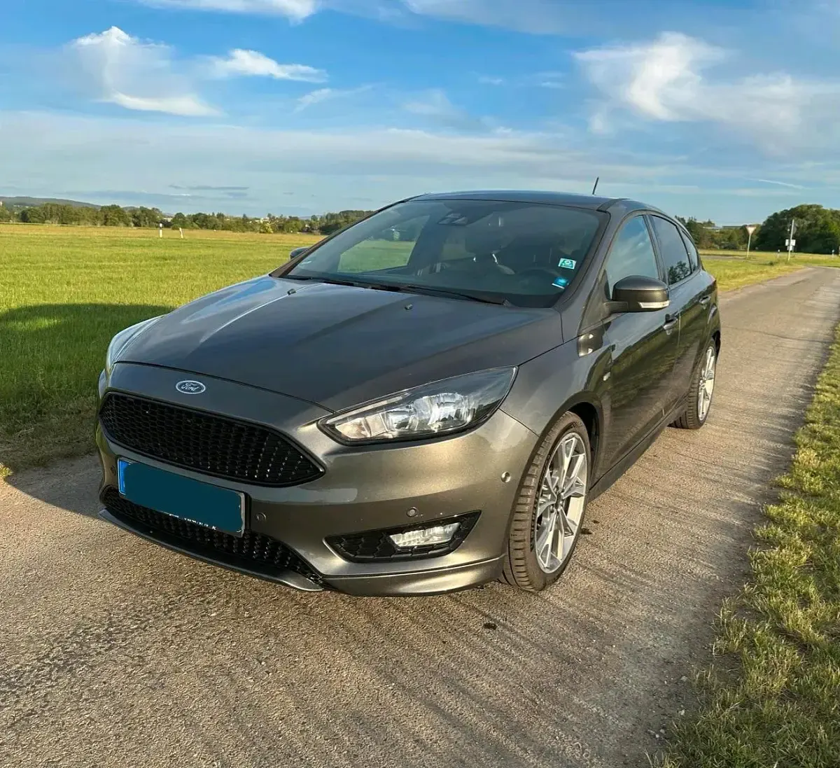 Używany Ford Focus ST-Line 182 KM (133 kW) 2018 Szary Sedan/Limuzyna