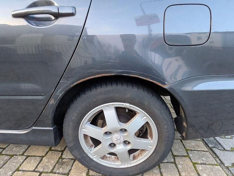 Gebraucht Mitsubishi Lancer Comfort Edition 98 PS (72 kW) 2004 Schwarz Kombi