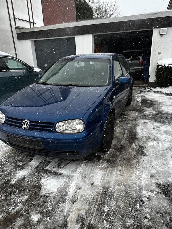 Blau Gebraucht 2003 VW Golf IV Kleinwagen | 200 € (Superpreis) - Bild 1/4